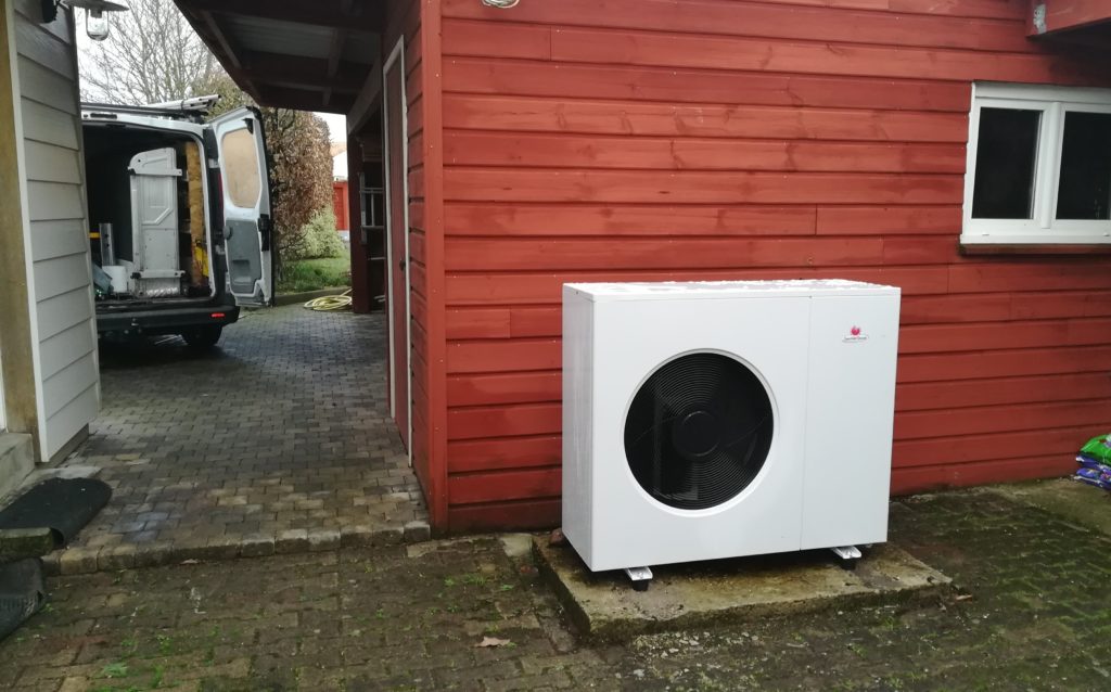 Installation de Pompe à Chaleur près de la Haie Fouassière par l'entreprise BE - BEZIER Eric.